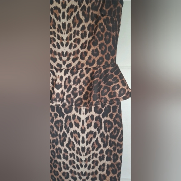 Lipsy dress size 10 Leppard print peplum style - Picture 2 of 3